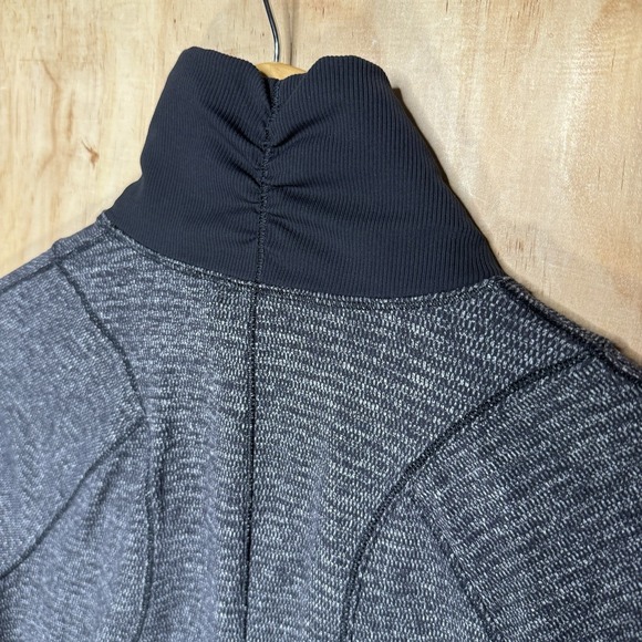Lululemon Runderful 1/2 Zip Size 8 Long Sleeve Pullover Light Dark Gray. Jogging - Picture 9 of 13